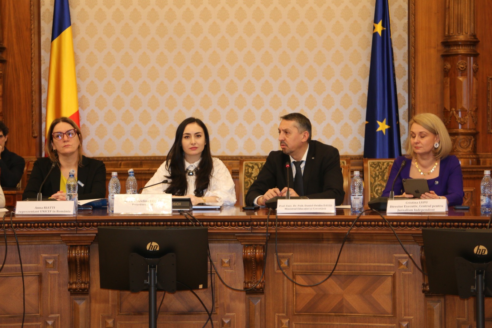 Competiția intitulată ”Senatul României dezbate”, anunțată la Masa rotundă cu tema „Gândirea critică - competență pentru combaterea dezinformării”